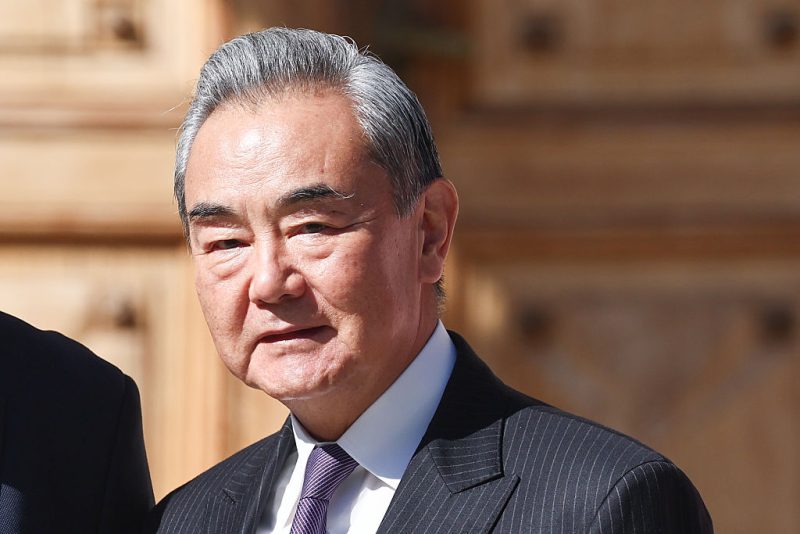 China strebt „neue Ebene“ in den Beziehungen zu Deutschland an, sagt Pekings Außenminister zu Merz