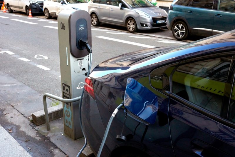 EU-Experten fordern Maßnahmen gegen Risiken durch vernetzte Autos