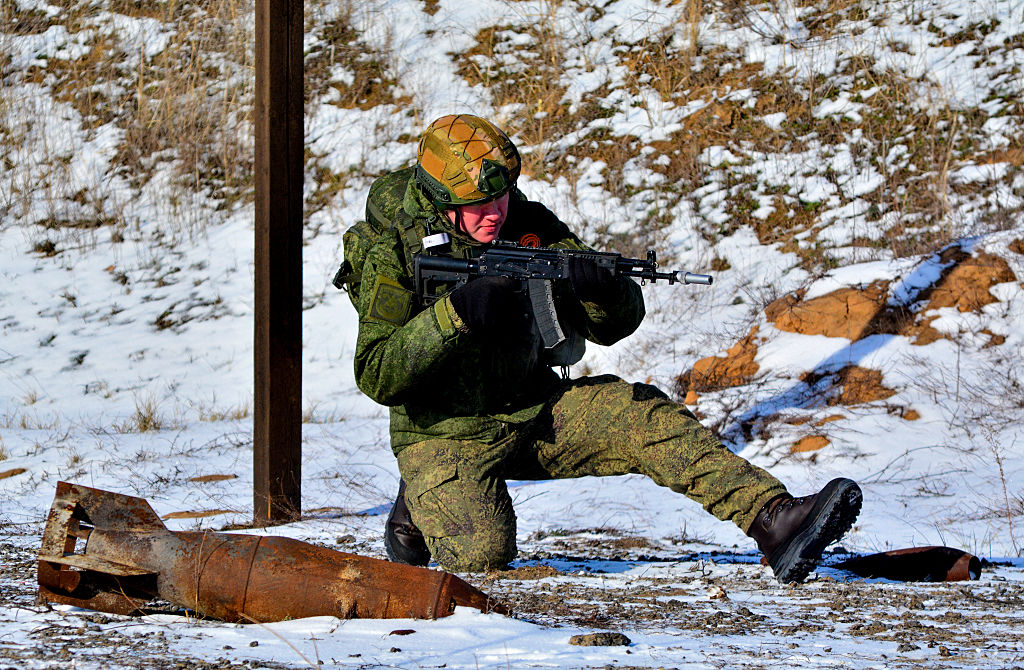 Russian military engineers undergo training