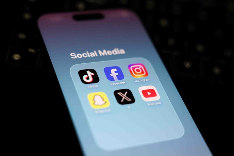 Soziale Medien für Minderjährige verbieten oder nicht verbieten?