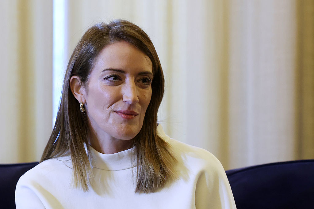Metsola begrüßt den „Riss in der gläsernen Decke“, nachdem die EU die flexible Stimmabgabe für schwangere Abgeordnete genehmigt hat