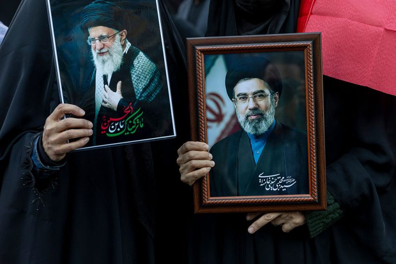 Modschtaba Chameneis Abwesenheit schürt die Unsicherheit in Iran, während der Westen auf Unruhen achtet