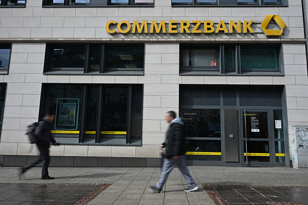 Unicredit submits takeover bid for Commerzbank