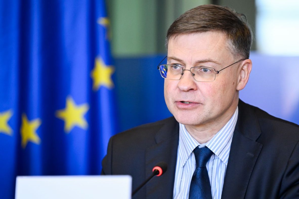 EP-202884A_ECON_Dombrovkis
