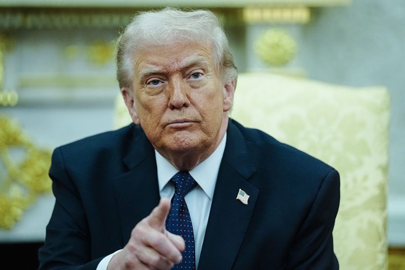 Trump lobt den Schritt Irans, die Straße von Hormus zu öffnen: „DANKE!“