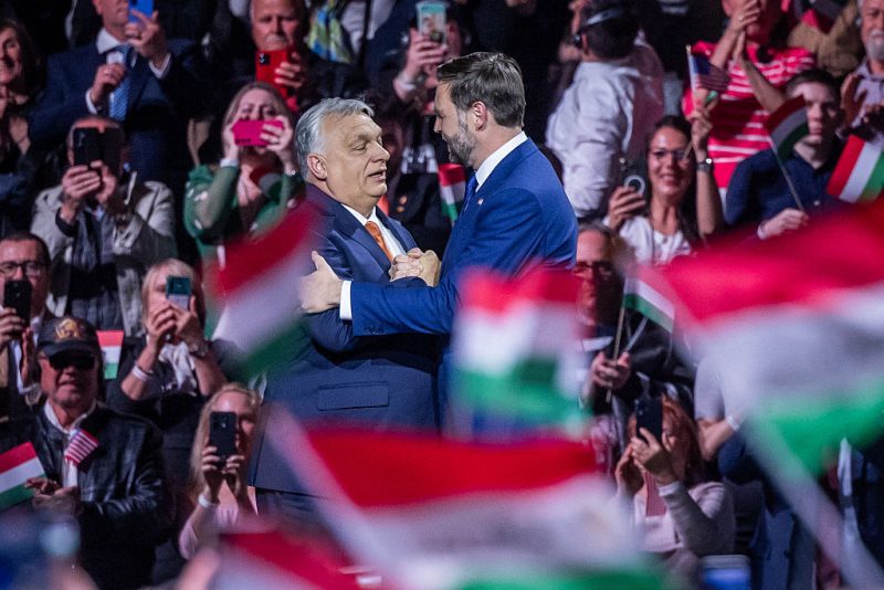 Analyse: Hat MAGA Orbán zu eng an sich gedrückt?