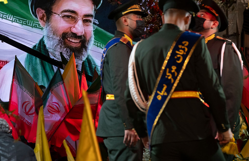 EXKLUSIV: Mutmaßliche IRGC-Agenten behalten diplomatische Deckung in der EU