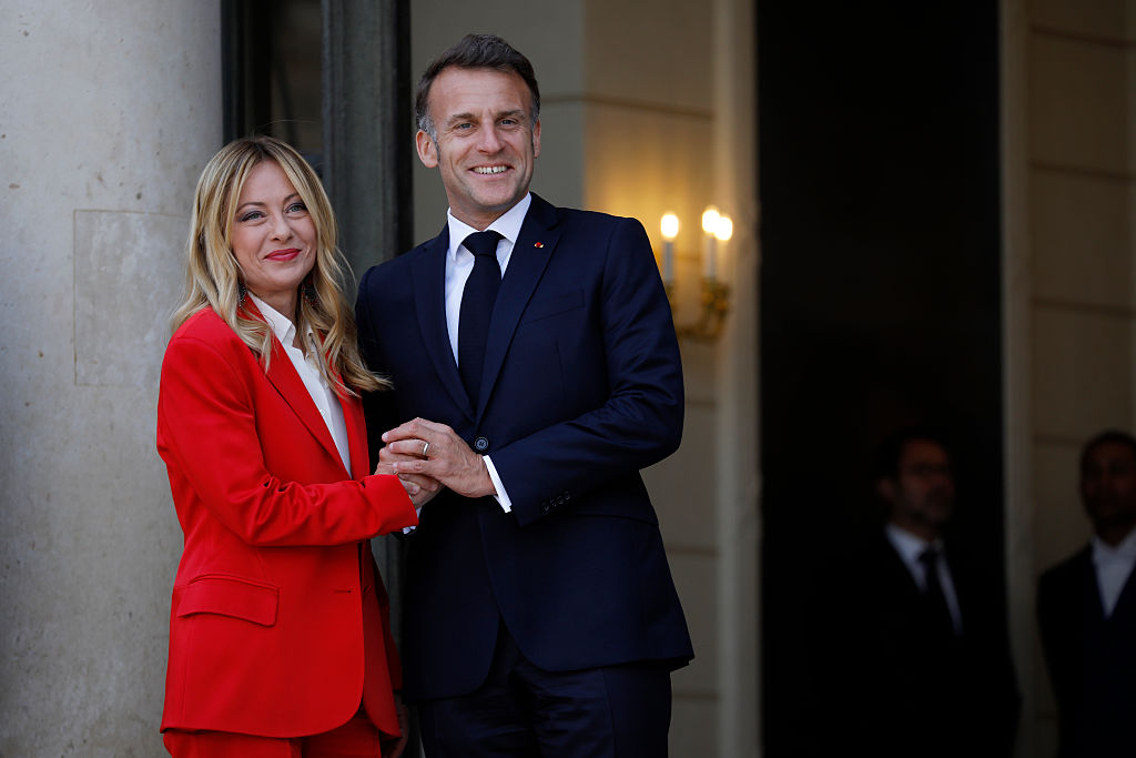 Macron und Meloni streben bei den Gesprächen an der Riviera eine geeinte Front an