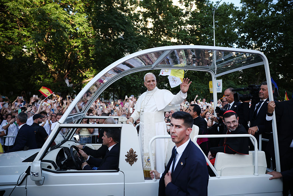 Der Papst kritisiert bei seinem Besuch in Madrid die „ständige Herabwürdigung“ in der Politik