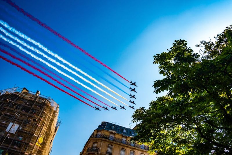 Macron nutzt den Bastille-Tag, um Europas Verteidigungsambitionen zu präsentieren