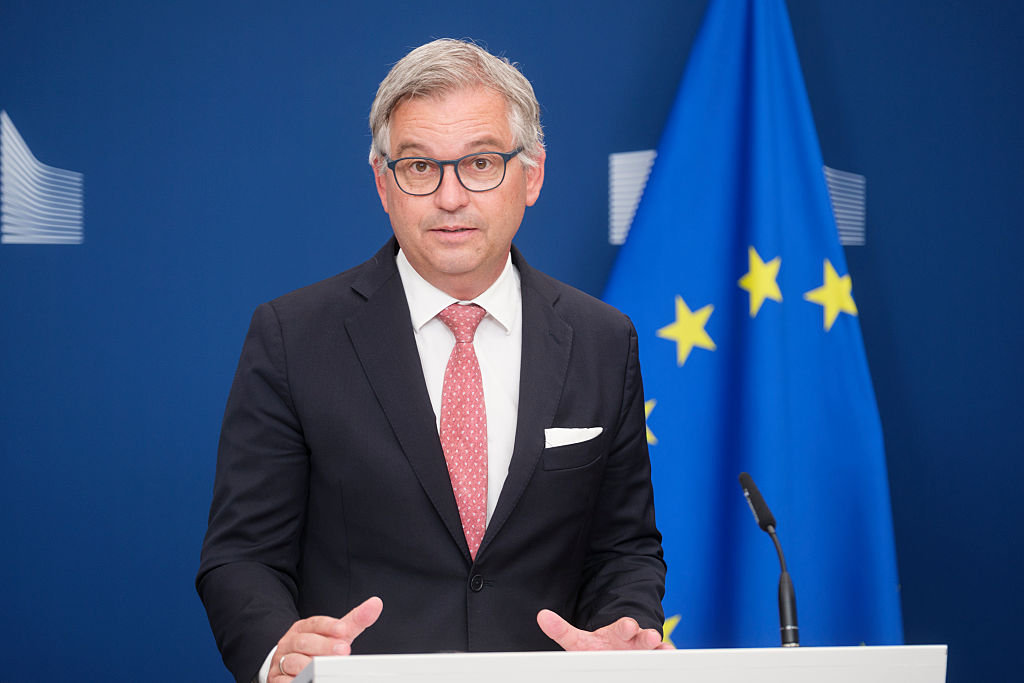 Die EU verspricht mehr Unterstützung, während Fluggesellschaften vor neuen Verzögerungen bei Grenzkontrollen warnen