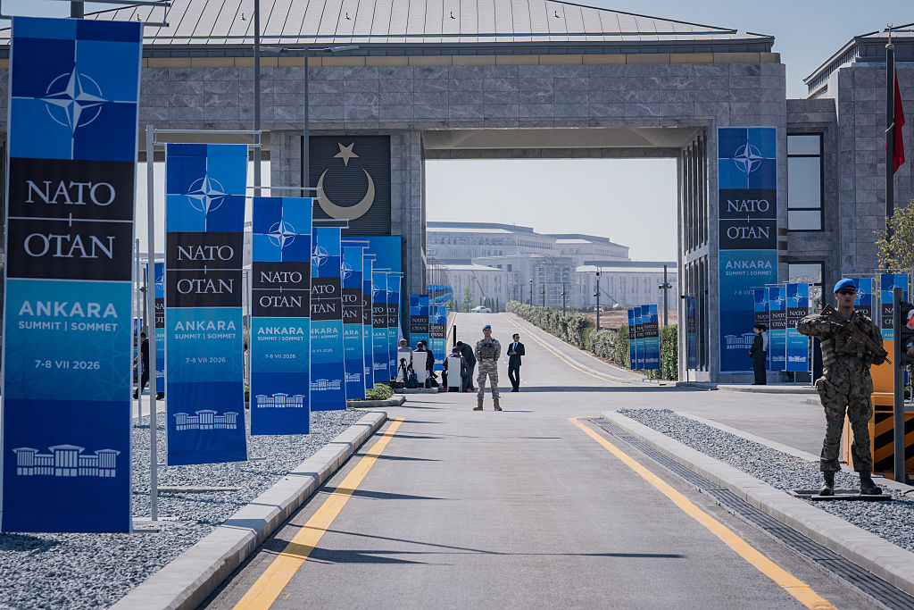 USA wollen beim NATO-Gipfel in Ankara den Truppenabzug aus Europa abmildern