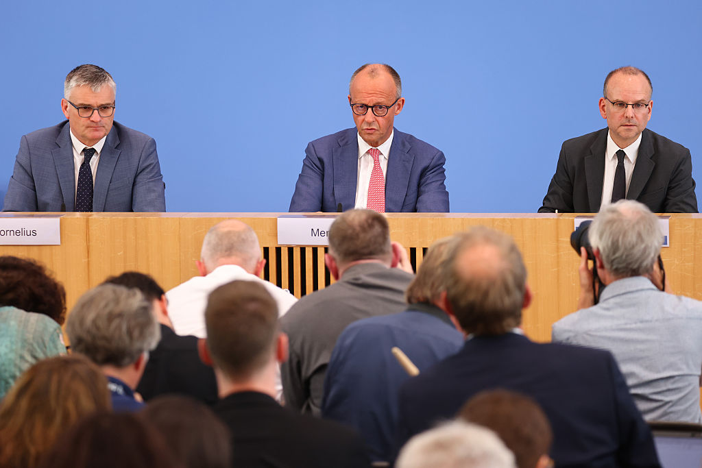 Merz weist Parallelen zur Regierungsführung mit der extremen Rechten in Europa zurück