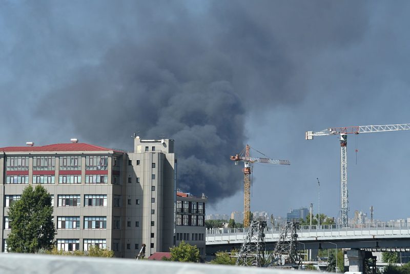 Russischer Angriff sprengt Munitionsdepot in der Nähe von Kyjiw – 37 Tote