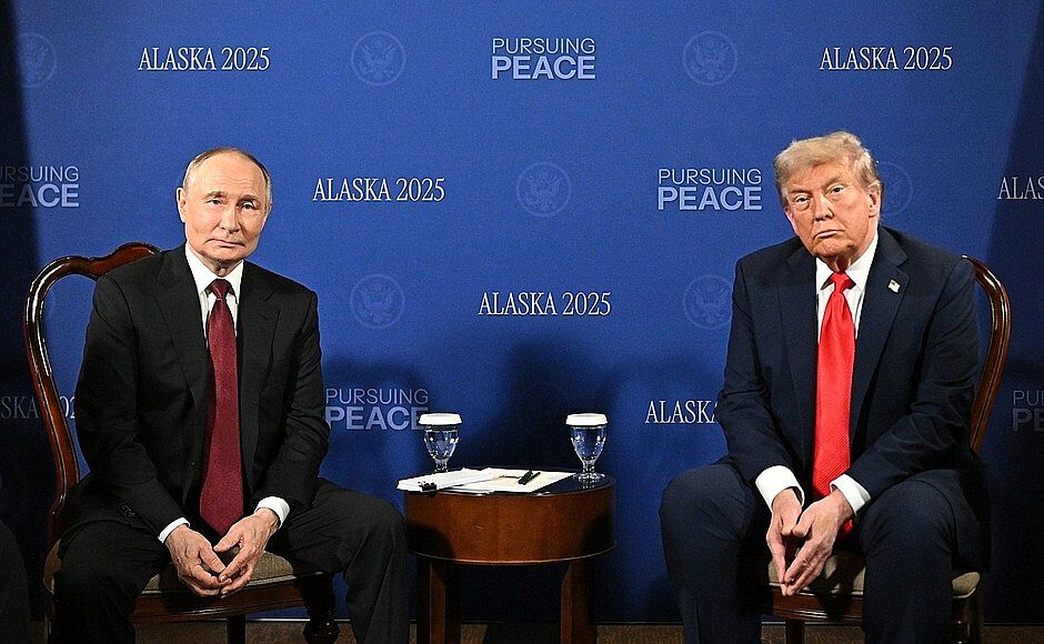 Trump unterzeichnet ein Gesetz, das umfassende Sanktionen gegen Russland genehmigt